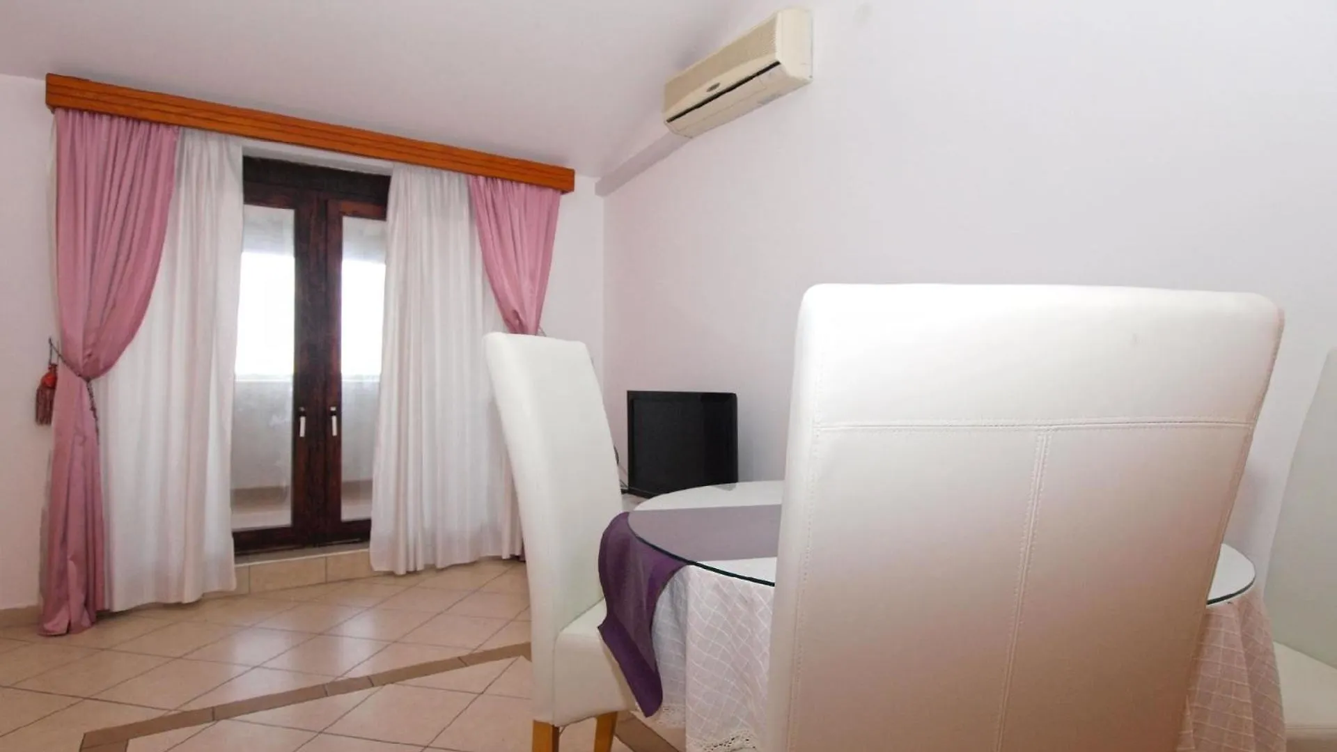 Apartment Ferienwohnung Fuer 4 Personen Ca 50 Qm In Pula, Istrien Istrische Riviera Croatia